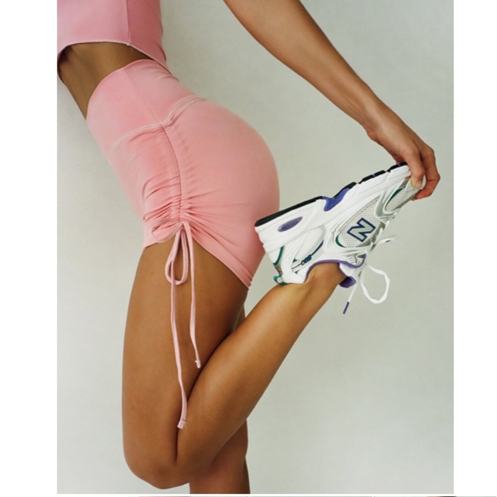 Pink ruched shorts - Picture 1 of 6